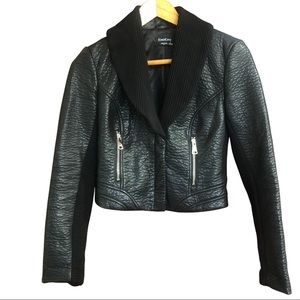 👀 Vegan Bebe crop jacket.  Xs